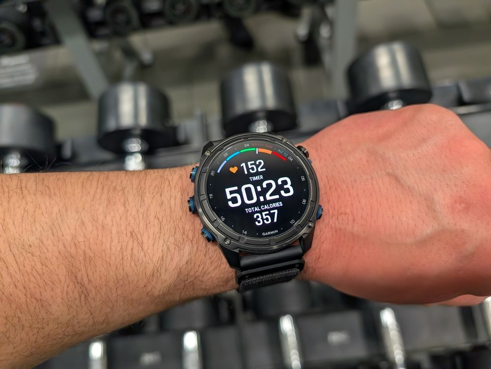 Tren Gaya Pria 2025: Smartwatch AI, Fitness Tracker, dan Slow Living untuk Gen Z Indonesia