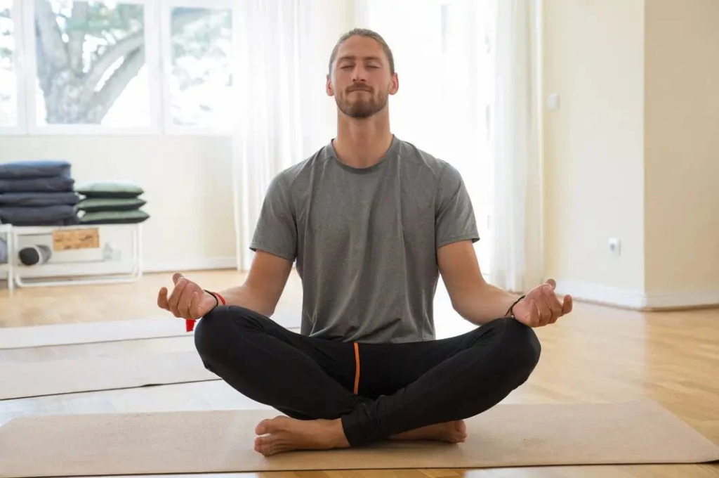 Yoga Mindfulness Pria 2025: Solusi Gen Z Atasi Stres & Fokus Berdasarkan Data Terkini