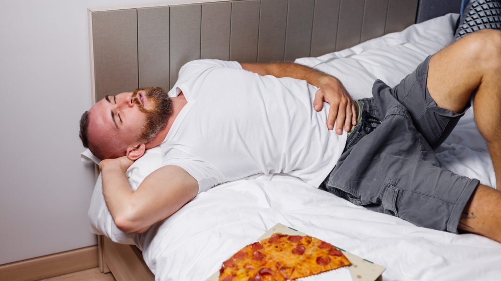 Mengapa Pria Sebaiknya Berhenti Makan 4 Jam Sebelum Tidur