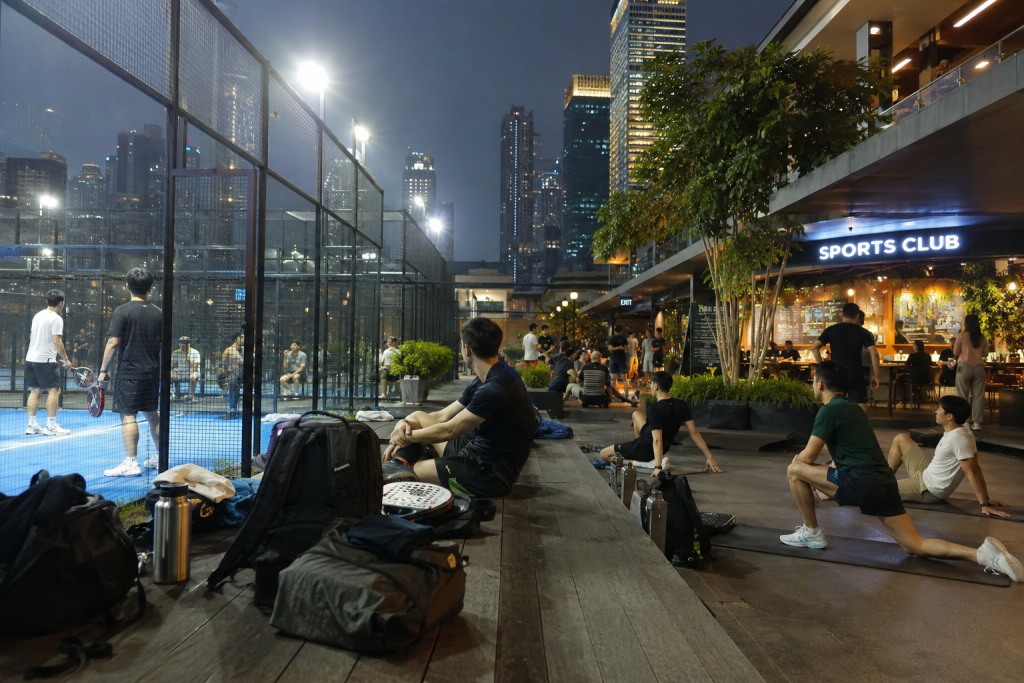 Padel vs Hyrox 2026: Mana yang Lebih Cocok untuk Pria Urban Kantoran?