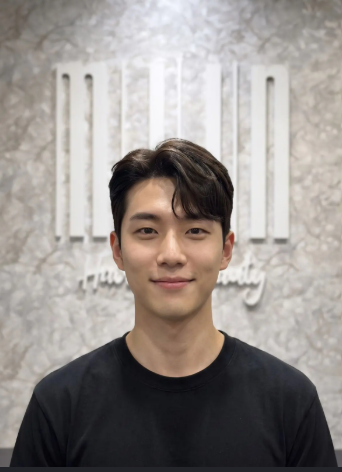 12 Style Rambut Cowok Ala Korea yang Bikin Look Makin Clean dan Stylish 2 Cowok